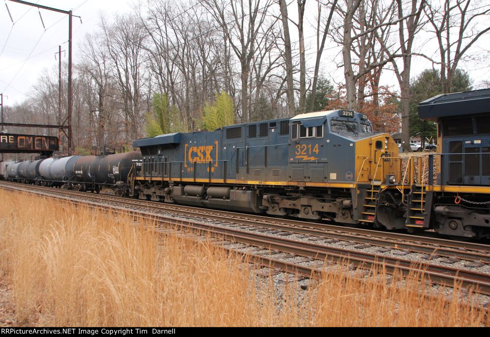 CSX 3214 on M409